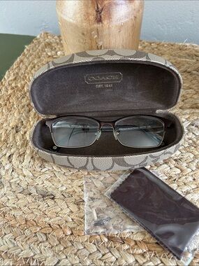 Coach woman’s Signature Brown Eyewear Case with Matching Cloth